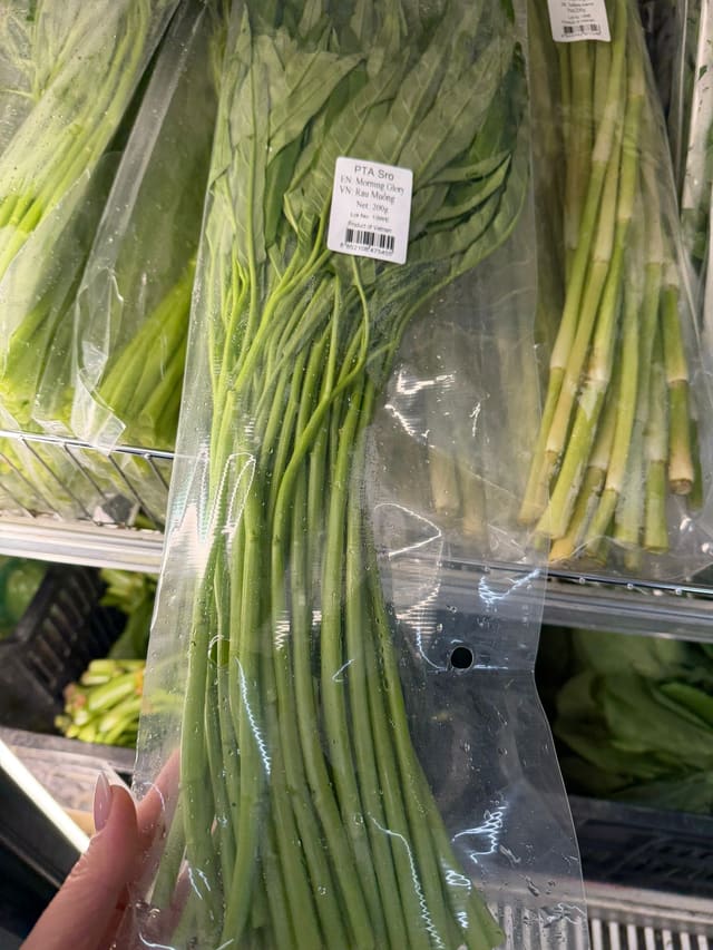 Sliced spinach