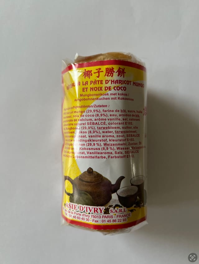 Mung bean cake with coconut